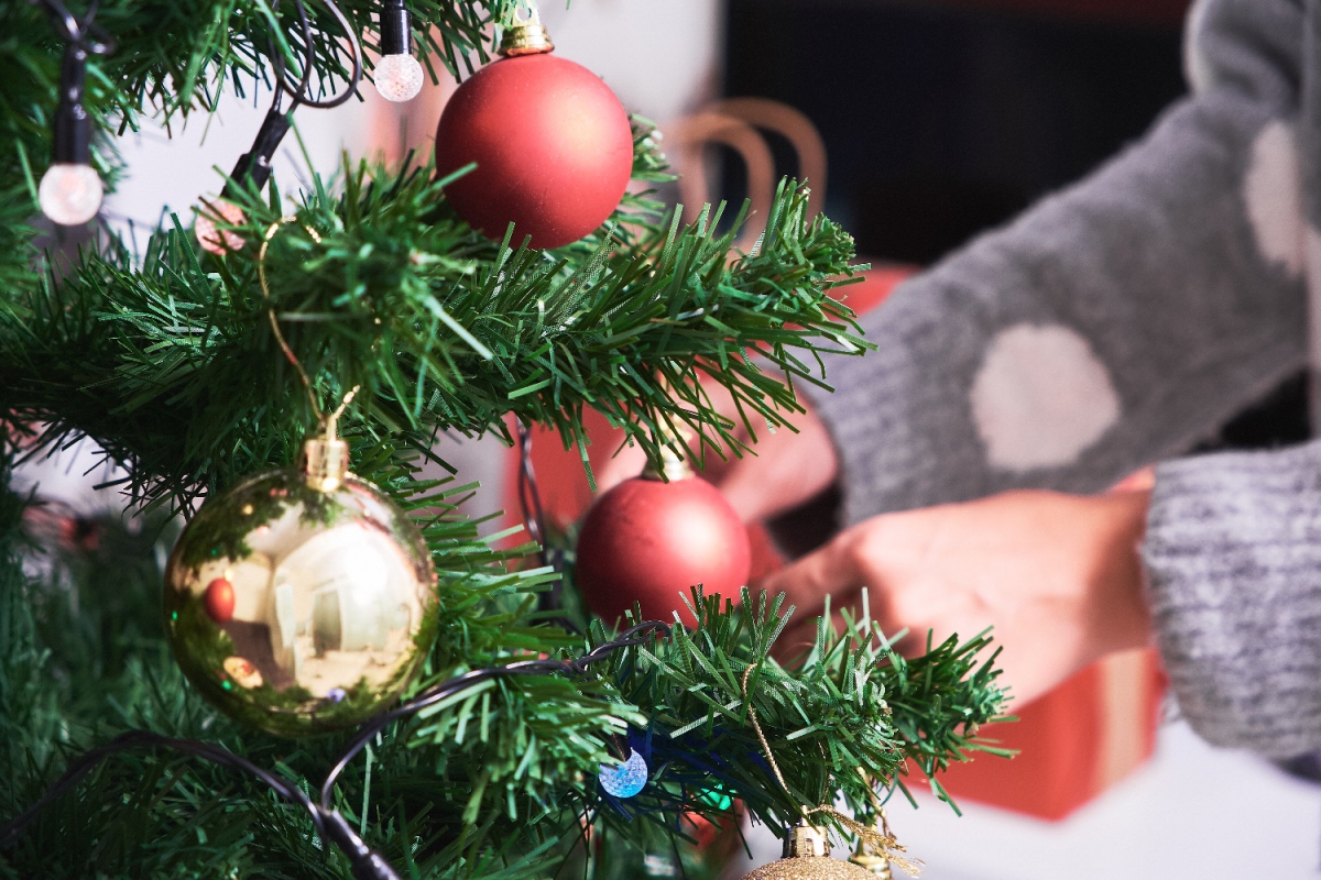 Ways to Support a Loved One in Hospice During the Holidays